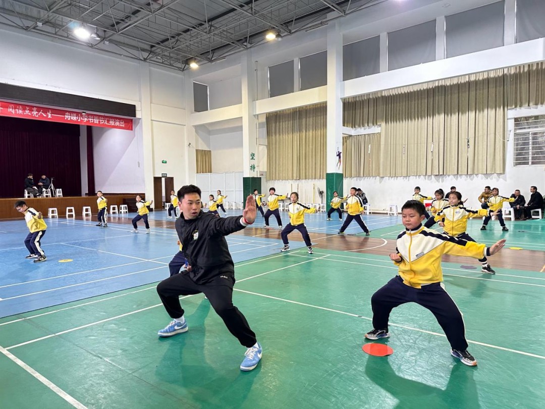 大学生篮球社团如何引入智能情感技术_1